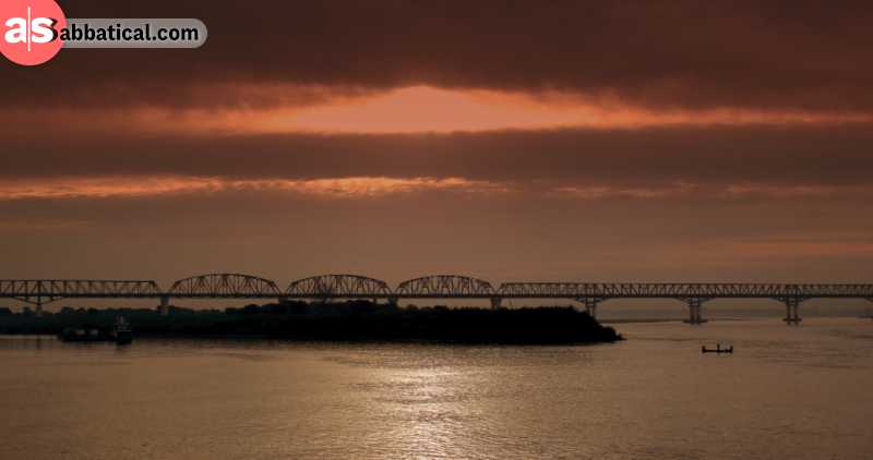 Irrawaddy river cruise