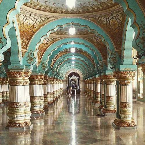 8 Most Impressive Palaces in India